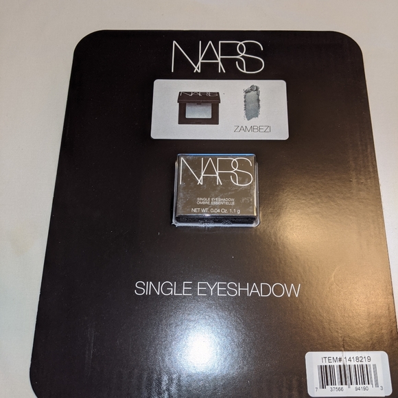 Makeup - Picture 13 of 16